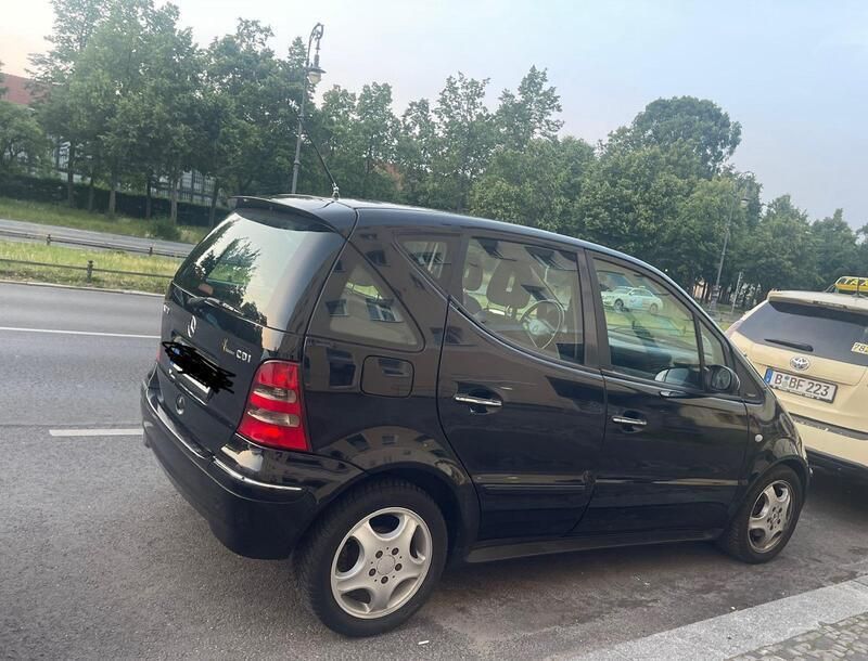 Schwarz Gebraucht 2002 Mercedes A170 Kleinwagen | 1.750 € (Fairer Preis) - Bild 1/4