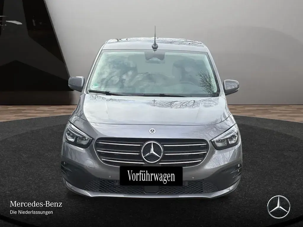 Gebraucht Mercedes T180 Progressive 116 PS (85 kW) 2025 Grau Van / Kleinbus