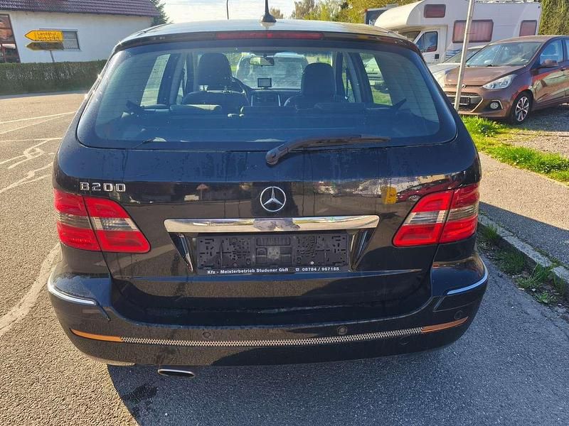 Gebraucht Mercedes B200 136 PS (100 kW) 2006 Kosmosschwarz  metalliclack Van / Kleinbus