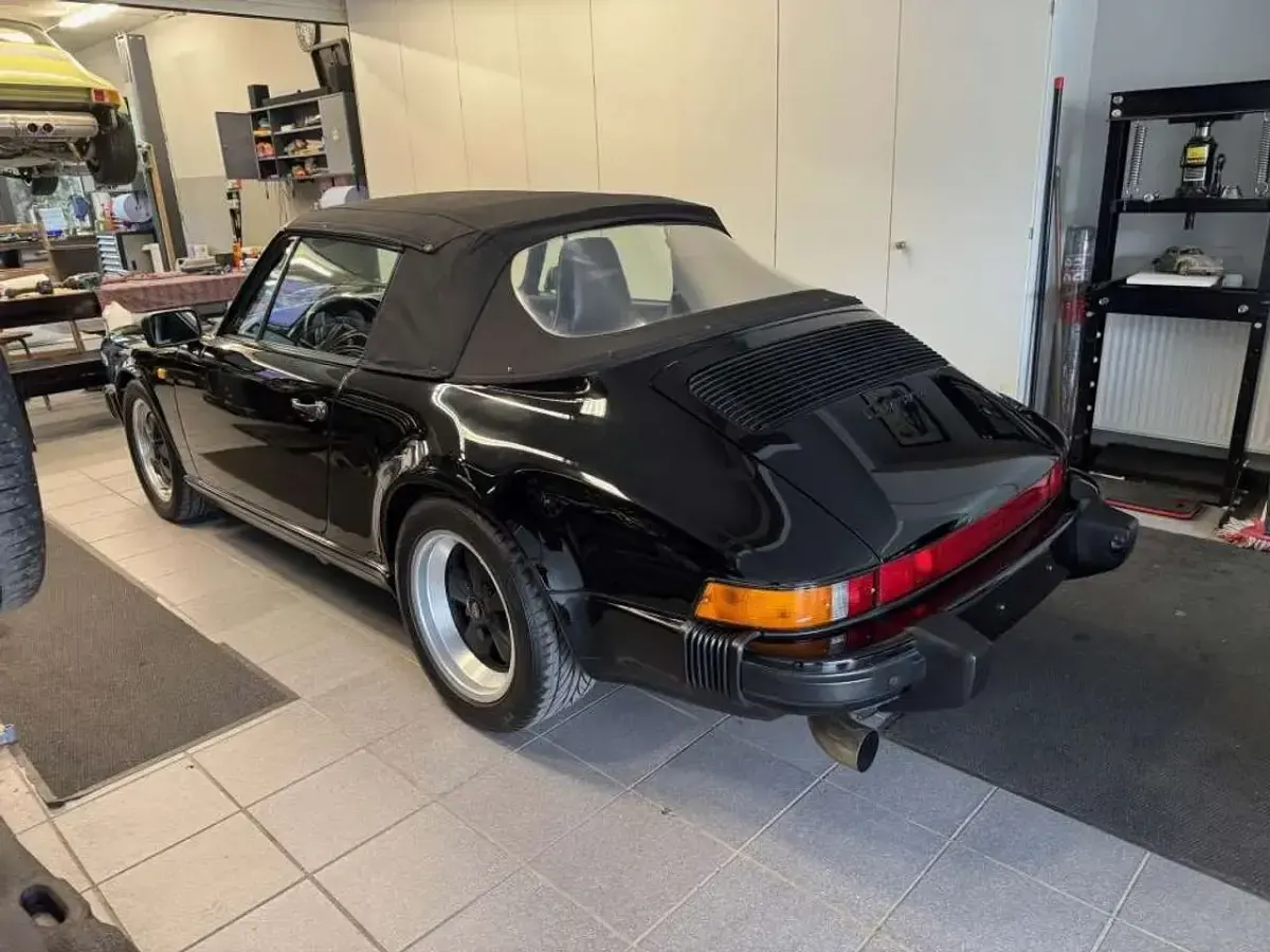Gebraucht Porsche 911 Carrera Cabriolet 231 PS (169 kW) 1988 A1 schwarz Cabrio