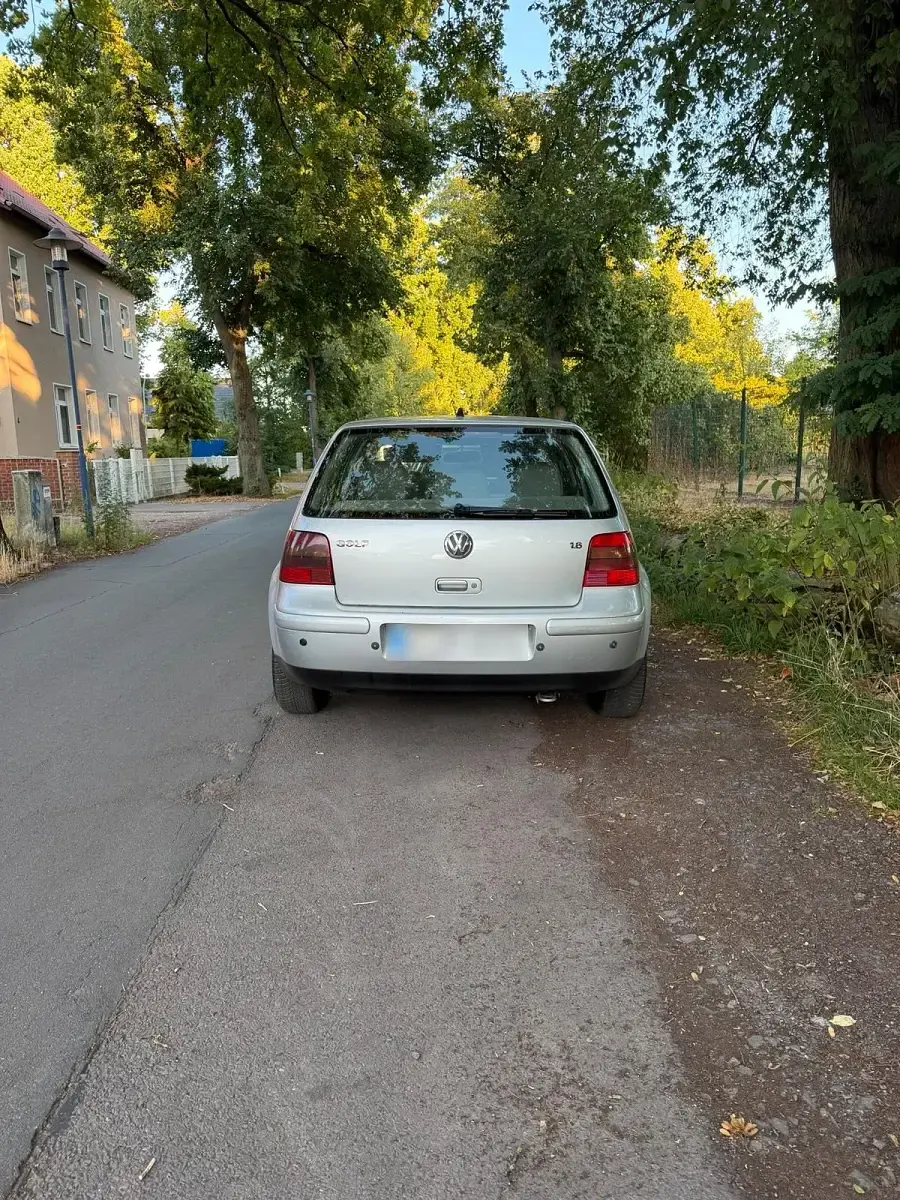 Gebraucht VW Golf IV 105 PS (77 kW) 2000 Silber Kleinwagen