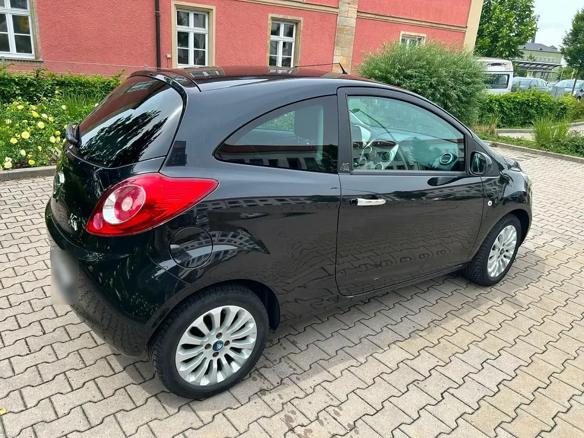 Gebraucht Ford Ka 69 PS (50 kW) 2011 Schwarz Kleinwagen