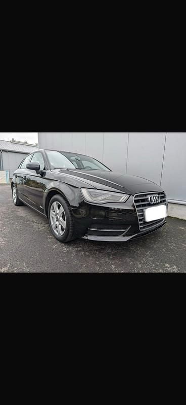Gebraucht Audi A3 Sportback 105 PS (77 kW) 2013 Schwarz Kleinwagen