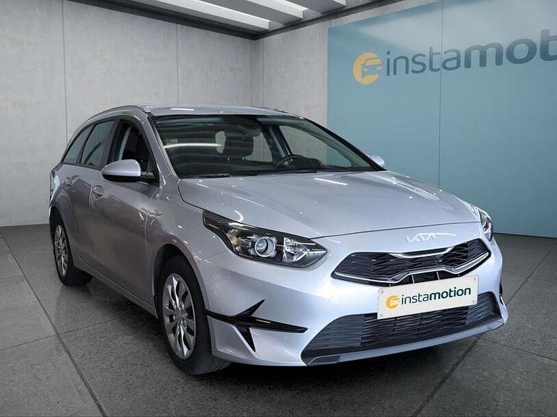 Gebraucht Kia Ceed 101 PS (74 kW) 2023 Silber Kleinwagen