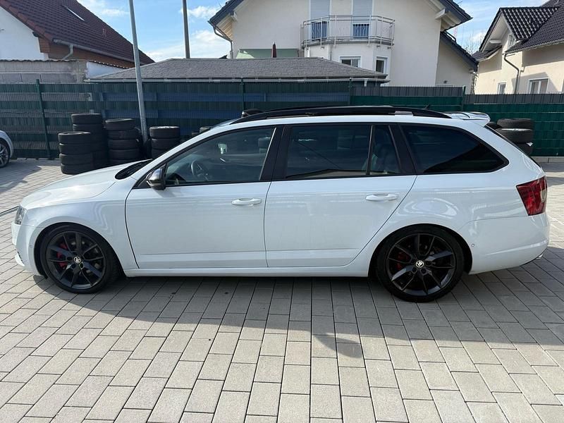 Gebraucht Skoda Octavia 240 PS (176 kW) 2015 Kleinwagen
