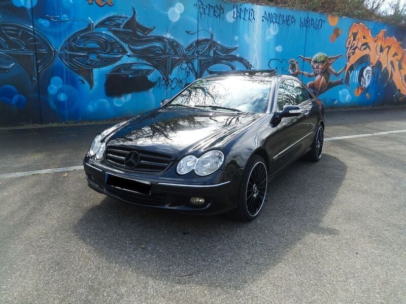 Schwarz Gebraucht 2009 Mercedes CLK220 Avantgarde Coupé | 3.499 € - Bild 1/4