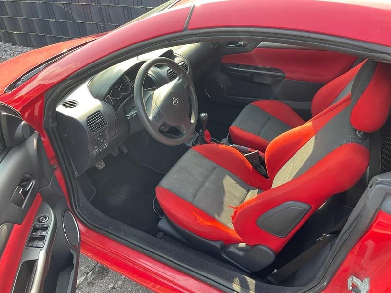 Gebraucht Opel Tigra 90 PS (66 kW) 2005 Rot Cabrio