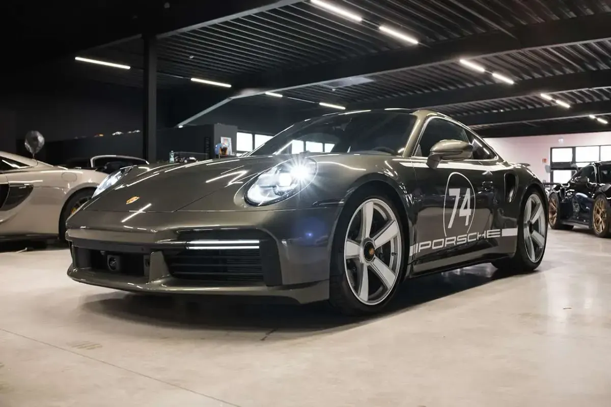 Neu Porsche 992 650 PS (478 kW) 2025 Grün Coupé