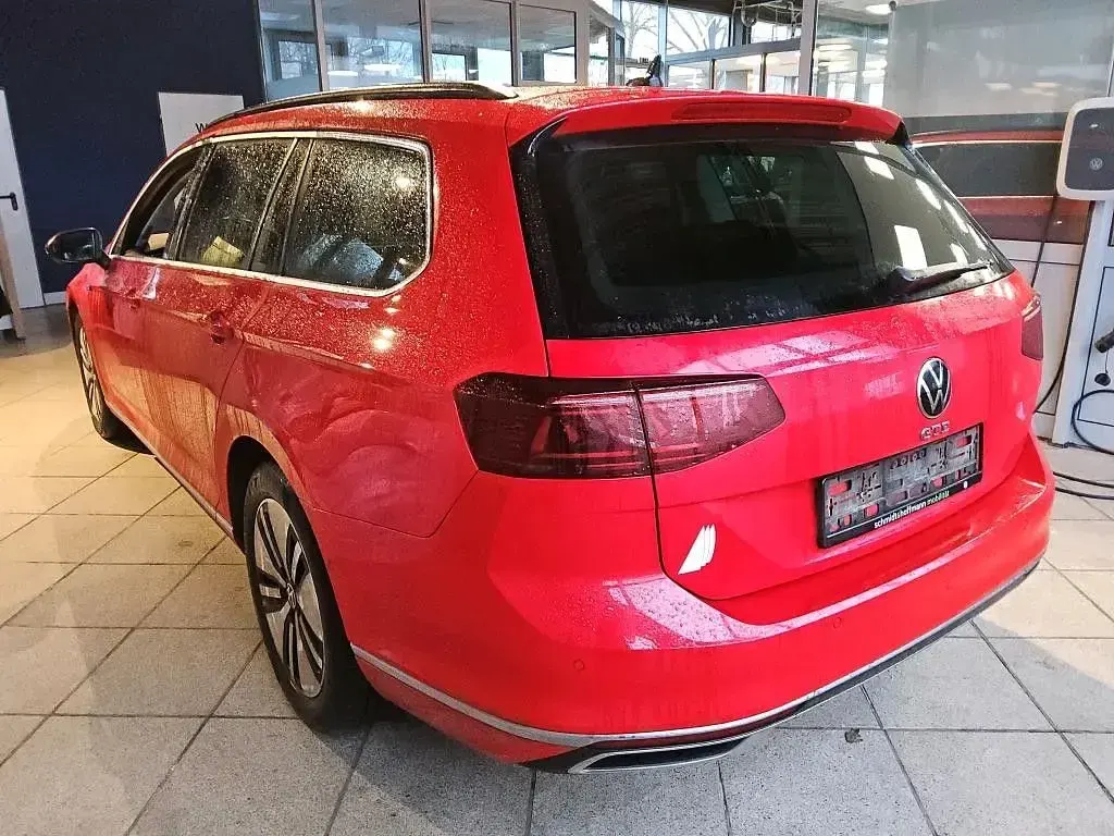 Gebraucht VW Passat GTE 218 PS (160 kW) 2021 Tornadorot Kombi
