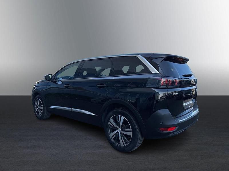 Gebraucht Peugeot 5008 Allure 131 PS (96 kW) 2022 Lackierung schwarz perla nera/ Van / Kleinbus