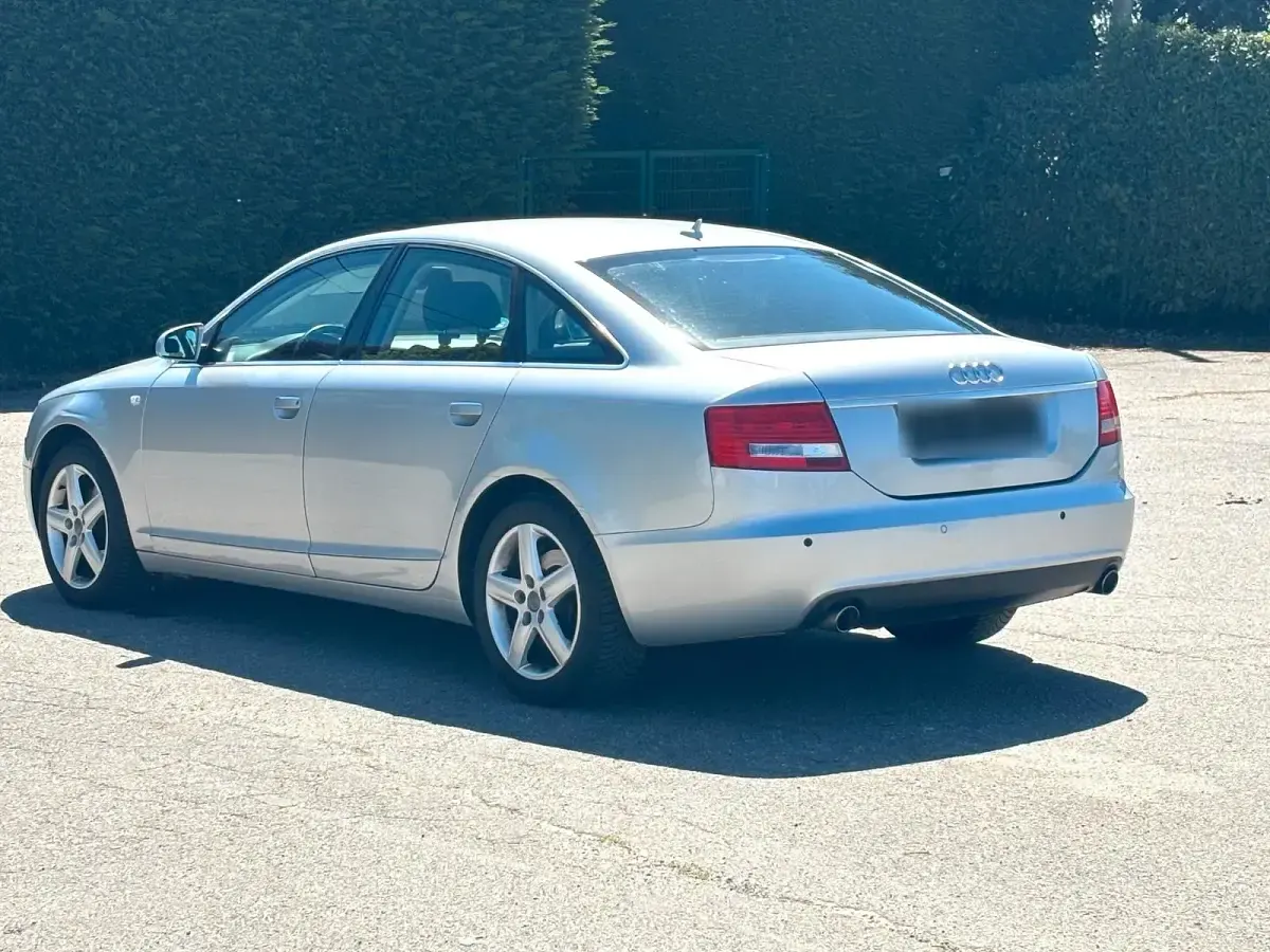 Second-hand Audi A6 177 CP (130 kW) 2004 Argintiu Berlinǎ