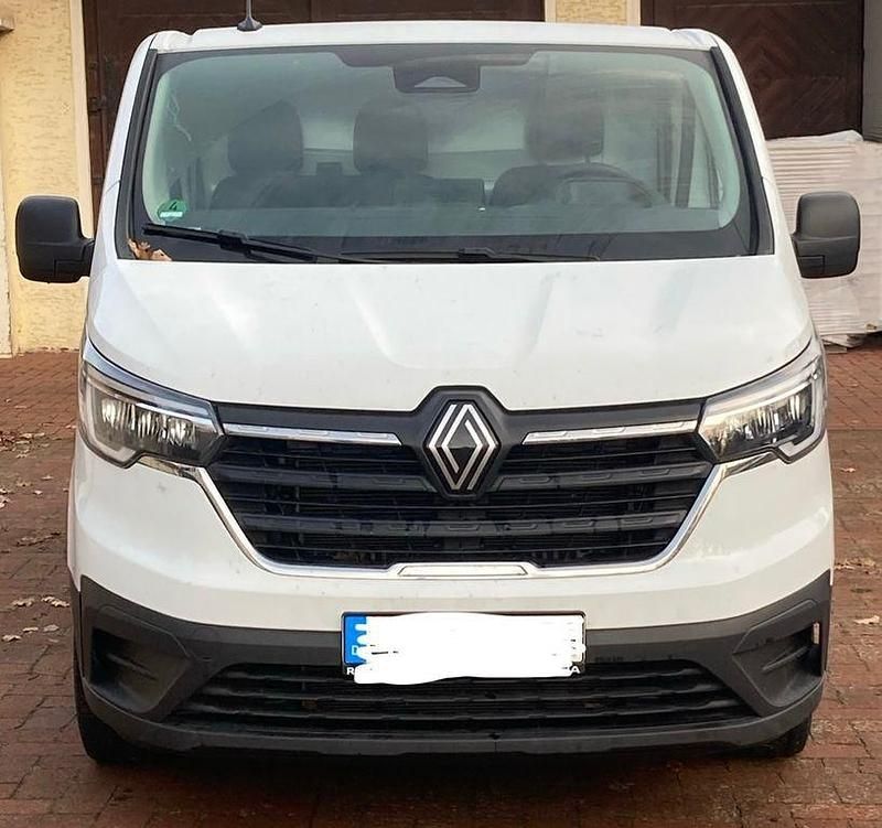 Gebraucht Renault Trafic 131 PS (96 kW) 2025 Weiß Van / Kleinbus