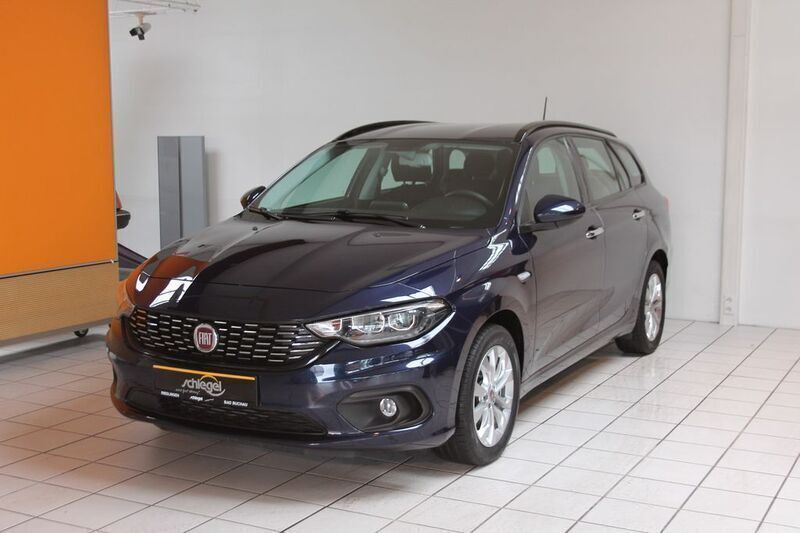 Gebraucht 2018 Fiat Tipo Lounge Kleinwagen | 14.980 € (Teuer) - Bild 1/4