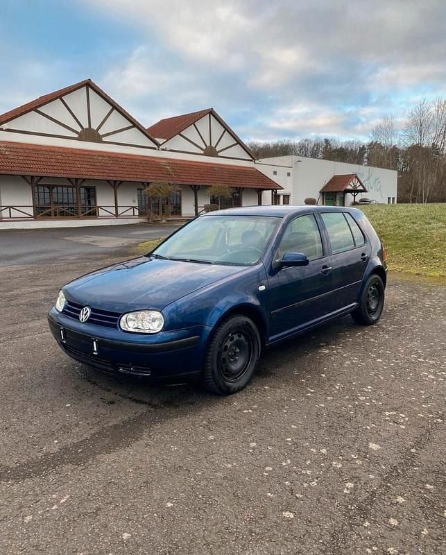 Blau Gebraucht 2003 VW Golf IV Limousine | 2.150 € (Fairer Preis) - Bild 1/4