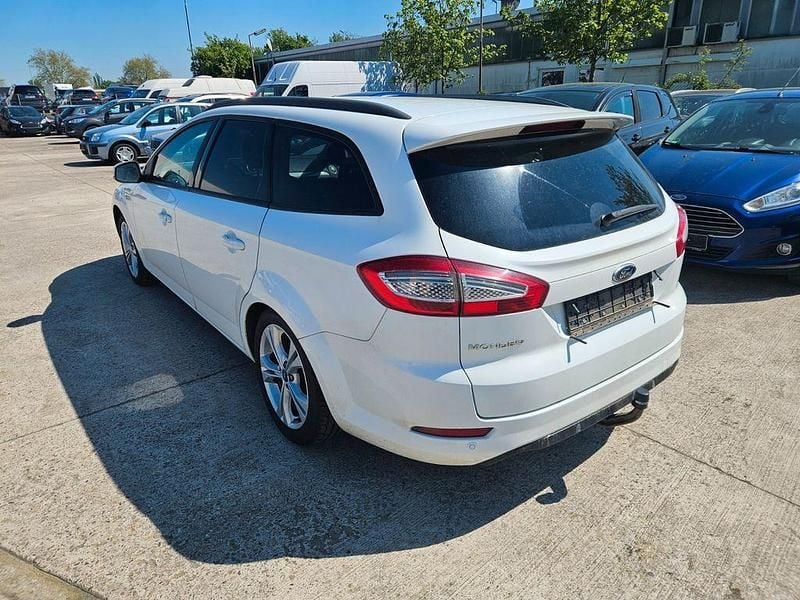 Gebraucht Ford Mondeo Champions Edition 140 PS (102 kW) 2012 Weiß Limousine