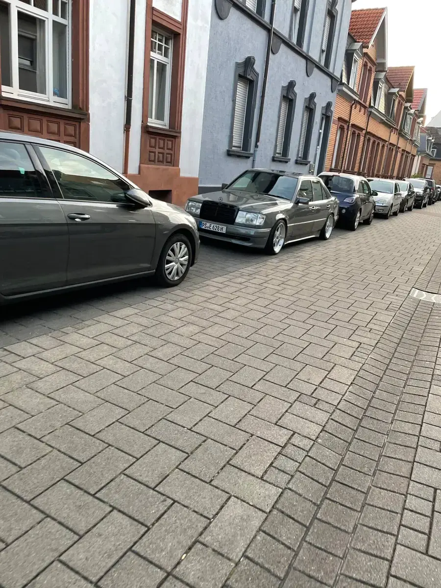 Gebraucht Mercedes E280 197 PS (144 kW) 1993 Grau Limousine
