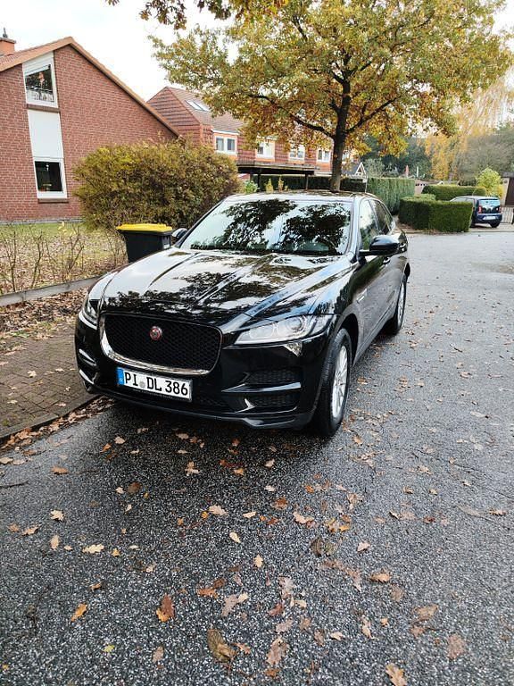 Schwarz Gebraucht 2018 Jaguar F-Pace Pure SUV | 17.600 € (Fairer Preis) - Bild 1/4