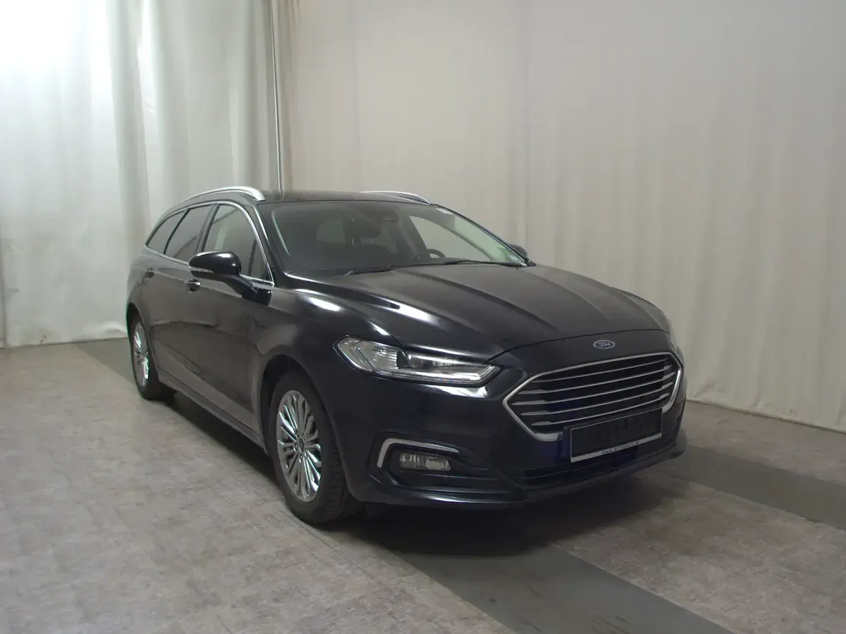 Gebraucht Ford Mondeo Titanium 150 PS (110 kW) 2021 Obsidianschwarz metallic Kombi