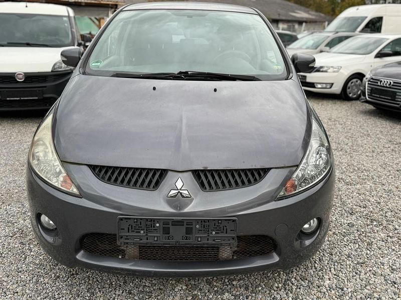 Grau Gebraucht 2009 Mitsubishi Grandis Invite Van / Kleinbus | 1.499 € (Superpreis) - Bild 1/4