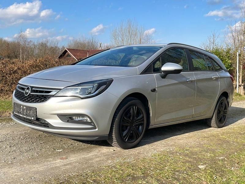 Gebraucht Opel Astra Edition 136 PS (100 kW) 2016 Silber Kombi