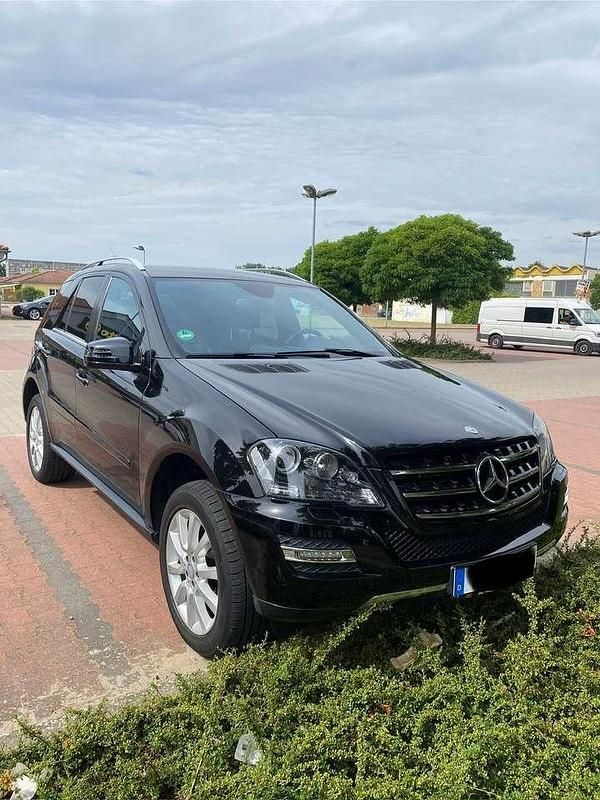 Gebraucht 2011 Mercedes ML350 Edition SUV | 10.500 € (Fairer Preis) - Bild 1/4