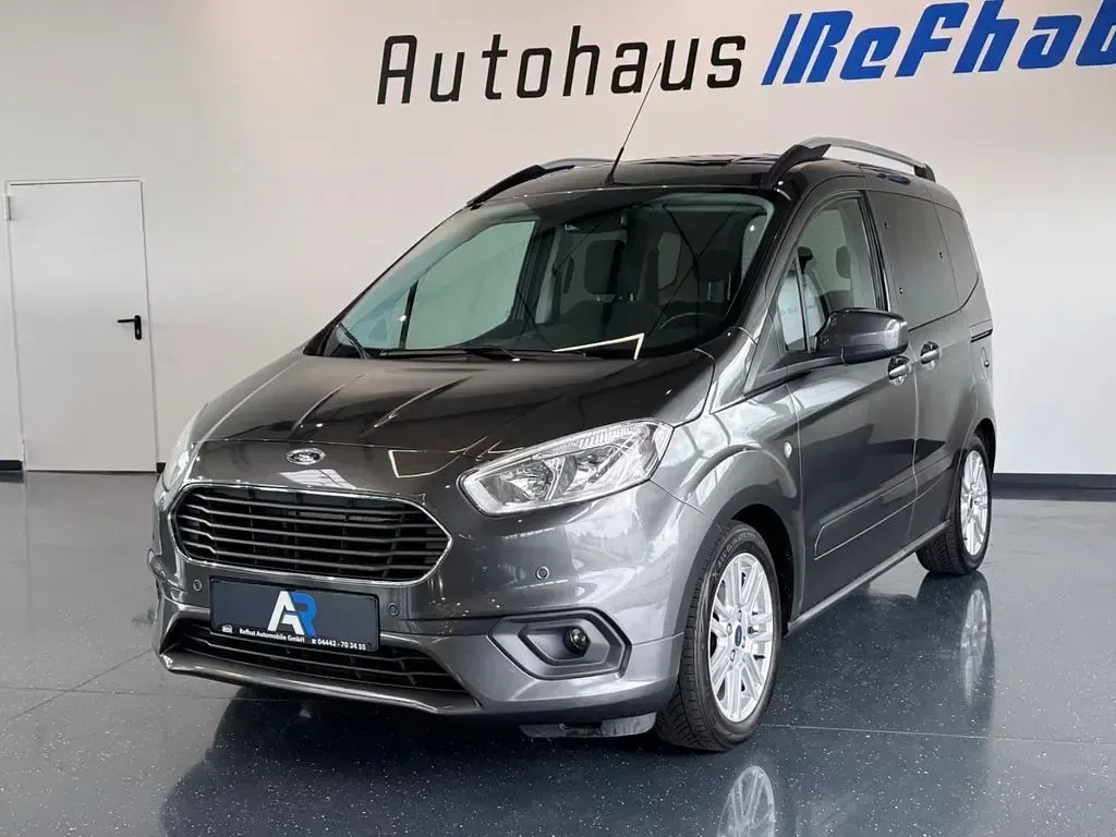 Gebraucht Ford Tourneo Courier Titanium 101 PS (74 kW) 2019 Grau Van / Kleinbus