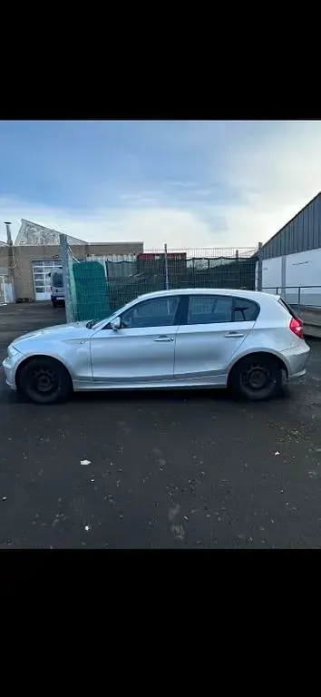 Gebraucht BMW 118 143 PS (105 kW) 2011 Silber Kleinwagen