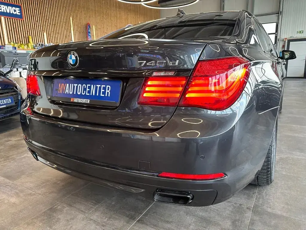 Gebraucht BMW 740 Comfort Edition 313 PS (230 kW) 2014 Grau Limousine