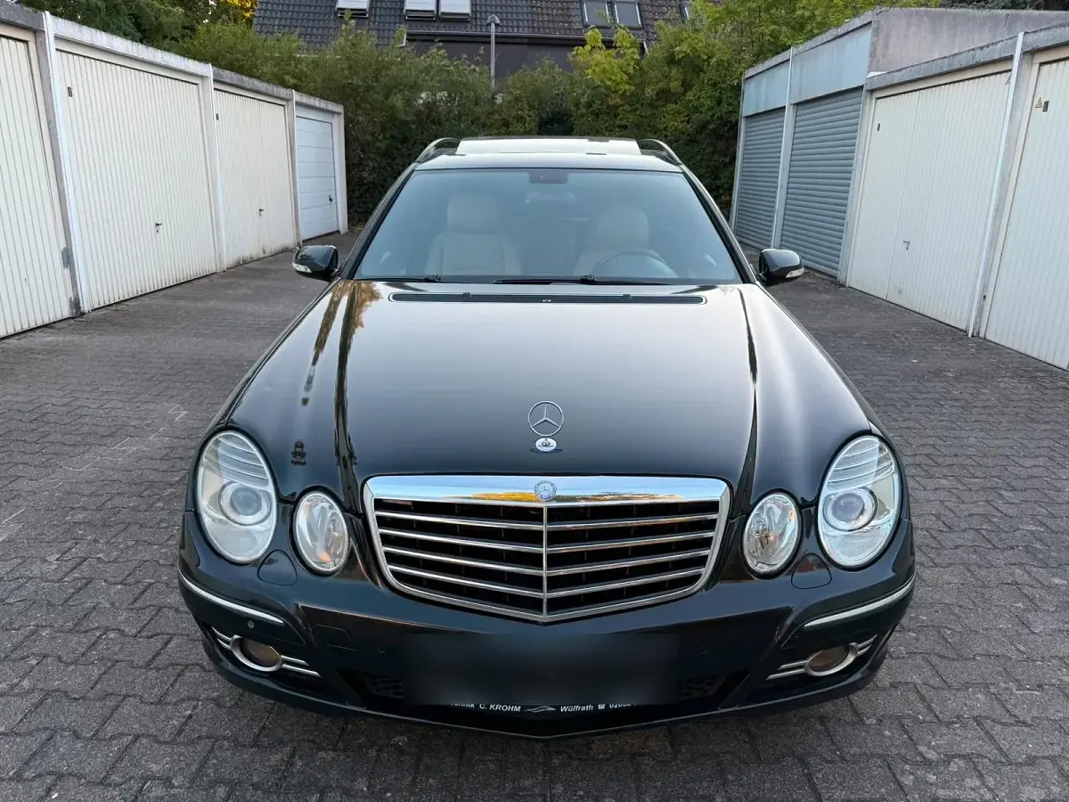 Gebraucht Mercedes E320 Avantgarde 224 PS (164 kW) 2009 Schwarz Kombi