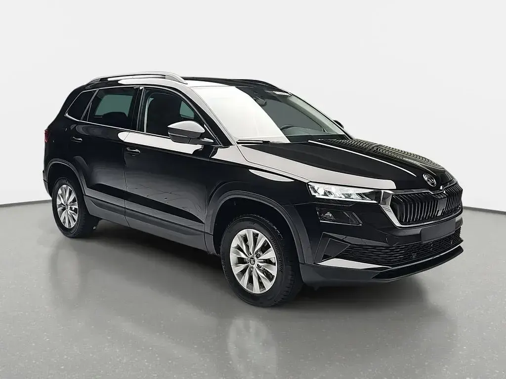 Neu Skoda Karoq Selection 150 PS (110 kW) 2026 Blackmagic perleffekt SUV