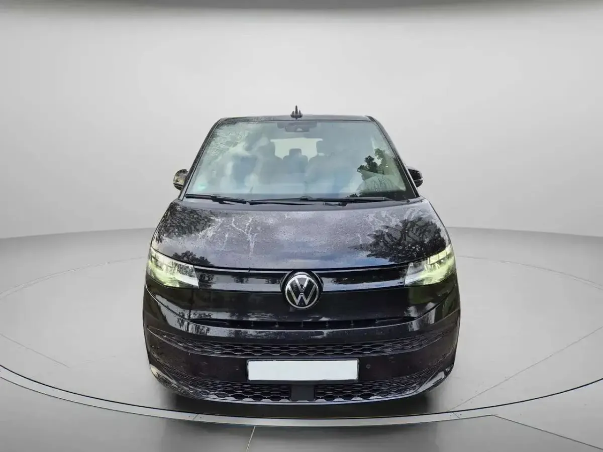 Gebraucht VW T7 150 PS (110 kW) 2024 Deep black perleffekt Van