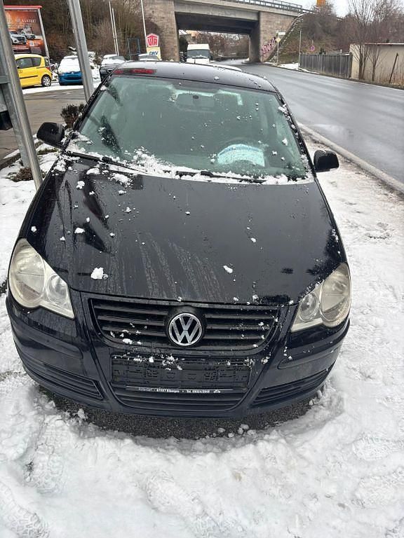Schwarz Gebraucht 2009 VW Polo Trendline Kleinwagen | 950 € (Guter Preis) - Bild 1/4