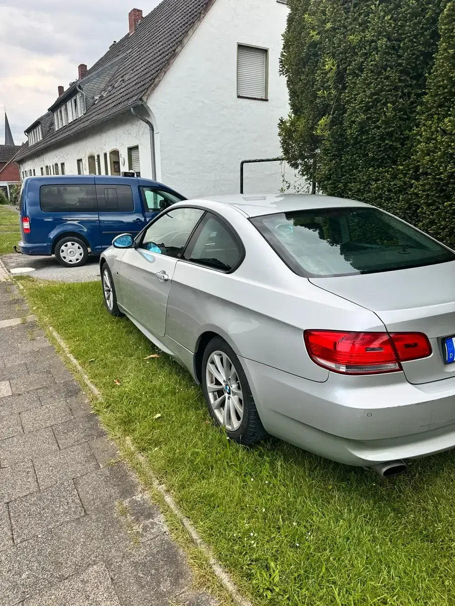 Gebraucht BMW 320 Performance 170 PS (125 kW) 2009 Silber Coupé