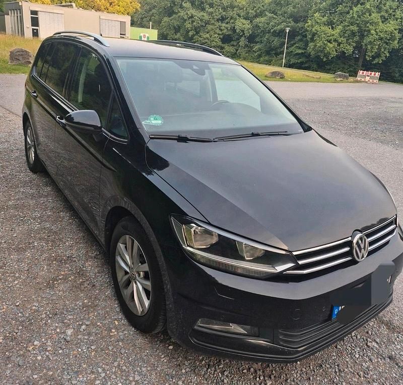 Gebraucht VW Touran 150 PS (110 kW) 2016 Schwarz Van / Kleinbus
