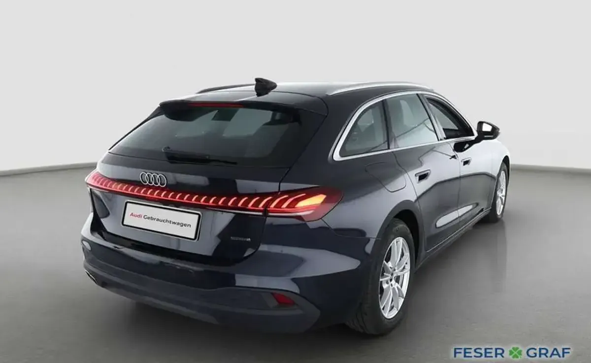 Gebraucht Audi A5 Sport 204 PS (150 kW) 2025 Blau Kombi