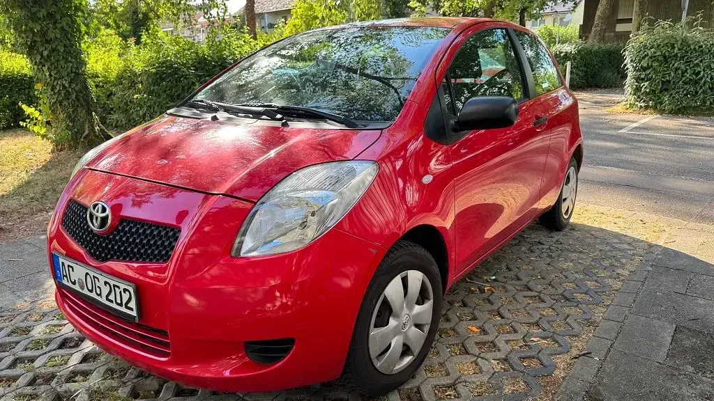 Gebraucht Toyota Yaris 69 PS (50 kW) 2007 Rot Kleinwagen