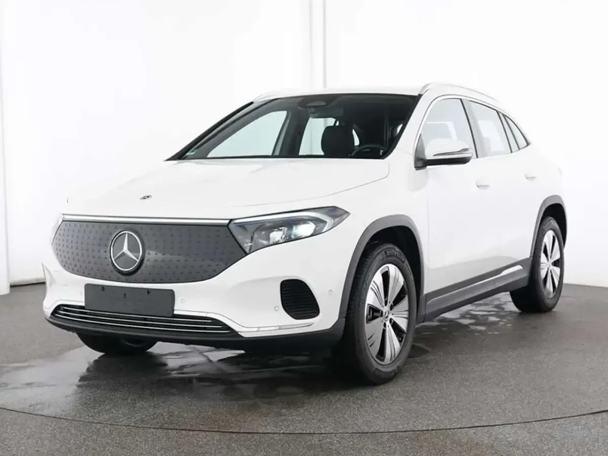Gebraucht Mercedes EQA300 Advanced 2025 Unilack polarweiß SUV