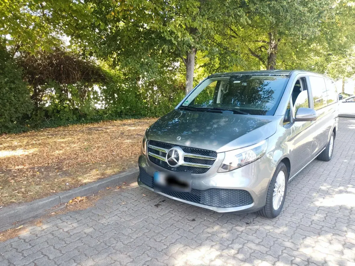 Gebraucht Mercedes V250 190 PS (139 kW) 2022 Grau Van / Kleinbus