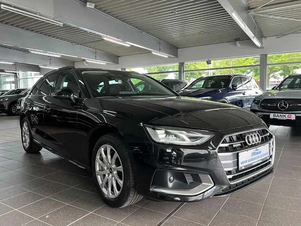 Gebraucht Audi A4 Advanced 204 PS (150 kW) 2023 Mythosschwarz Kombi