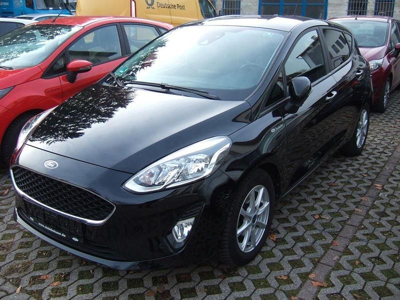 Gebraucht Ford Fiesta Cool & Connect 101 PS (74 kW) 2019 Schwarz Limousine
