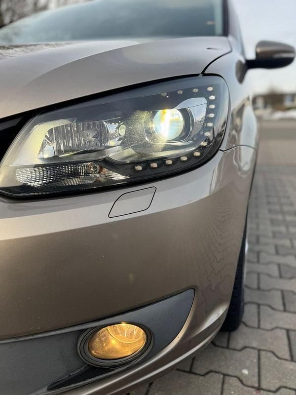 Gebraucht VW Touran Highline 140 PS (102 kW) 2011 Van / Kleinbus