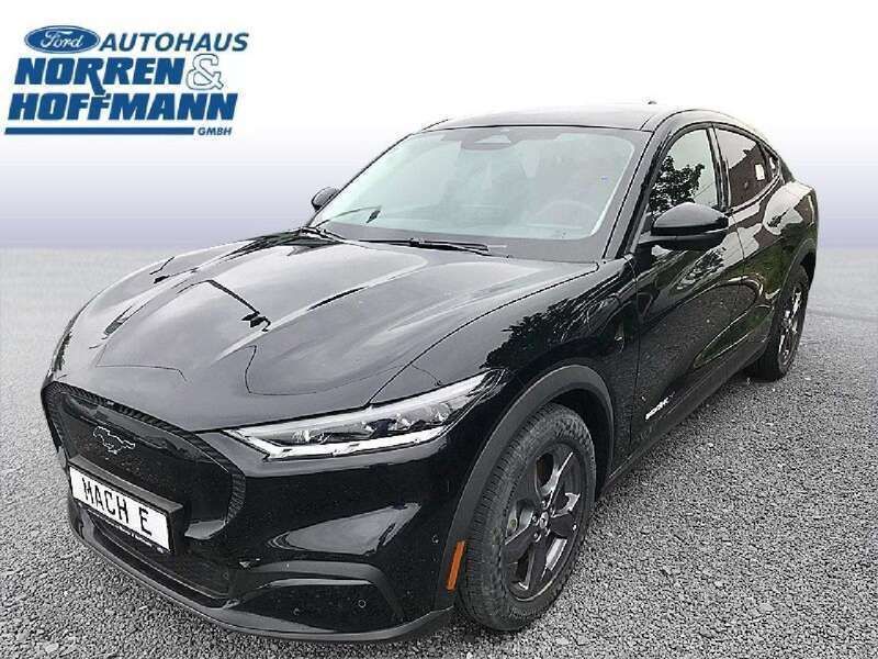 Iridiumschwarz metallic Gebraucht 2023 Ford Mustang Mach-E Basis SUV | 42.980 € (Fairer Preis) - Bild 1/4