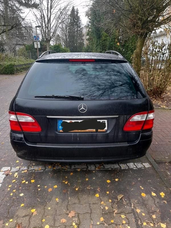 Gebraucht Mercedes E220 Classic 150 PS (110 kW) 2006 Schwarz Kombi