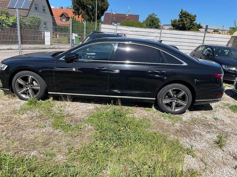 Schwarz Gebraucht 2021 Audi A8L S-Line Limousine | 37.890 € (Fairer Preis) - Bild 1/4