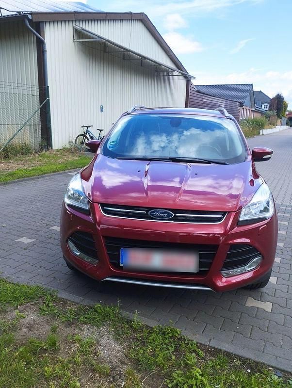 Rot Gebraucht 2015 Ford Kuga SUV | 8.500 € (Guter Preis) - Bild 1/4