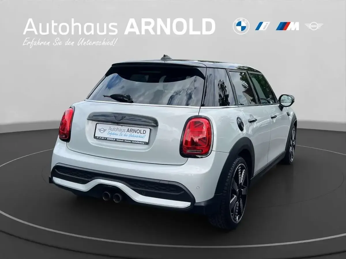 Gebraucht Mini Cooper S 178 PS (130 kW) 2023 White silver Kleinwagen