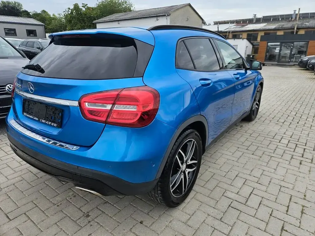 Gebraucht Mercedes GLA200 156 PS (114 kW) 2015 Blau SUV