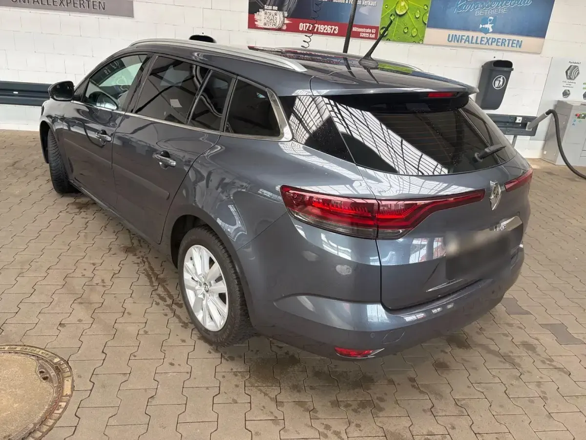 Gebraucht Renault Mégane GrandTour Techno 116 PS (85 kW) 2021 Grau Kombi