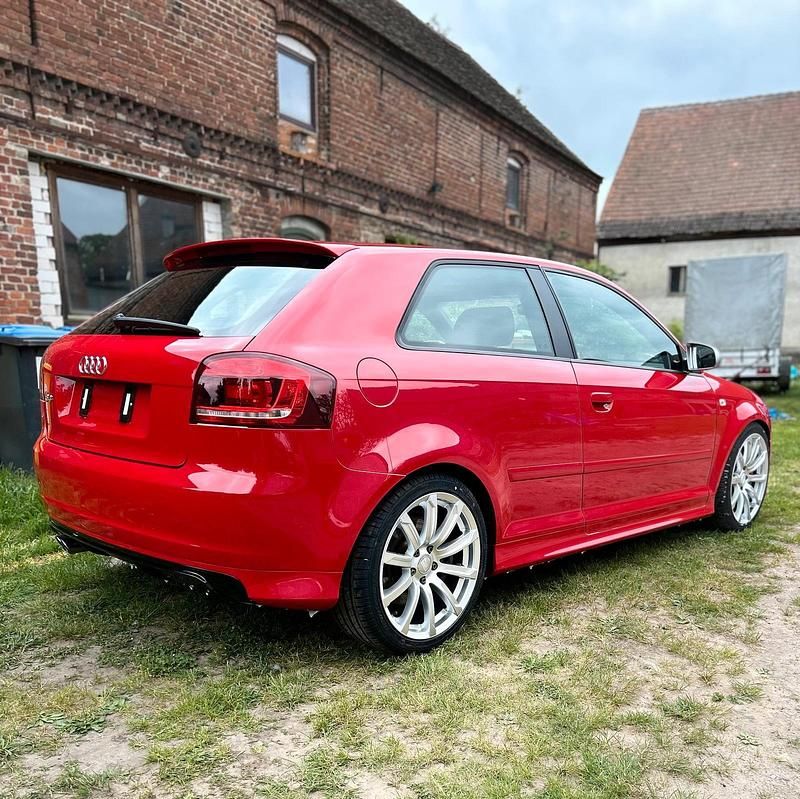 Second-hand Audi S3 265 CP (194 kW) 2007 Roșu Hatchback