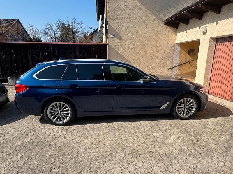 Gebraucht BMW 520 190 PS (139 kW) 2018 Blau Kombi